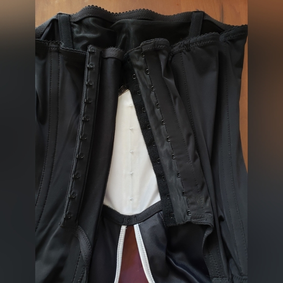 La Senza Corset size xs - Picture 3 of 5